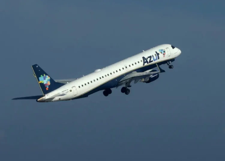 Azul fecha acordo de US$ 200 milhões com American e United Airlines