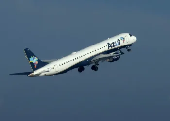Cade aprova aumento da participação da United na Azul
