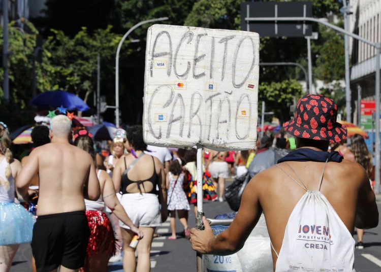 Ambulantes que se formalizaram como MEI crescem 45% em 2 anos