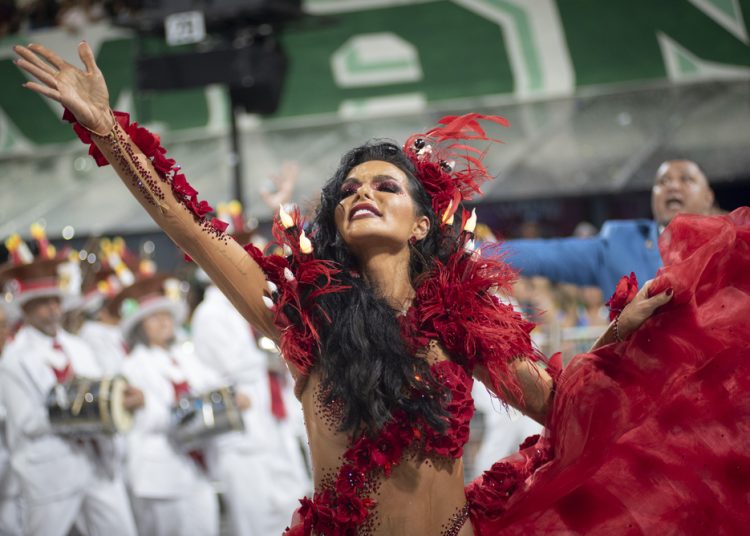 Mocidade Alegre é campeã do Carnaval de São Paulo