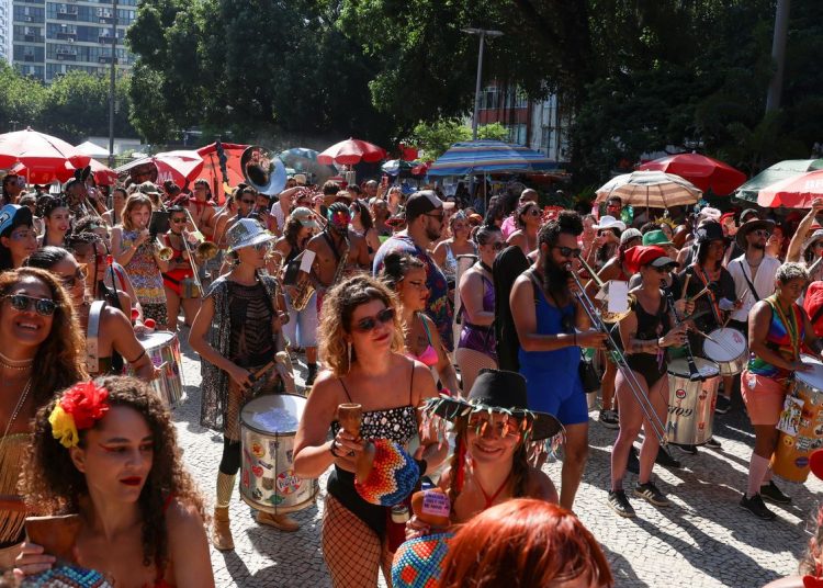 Rio registra cinco atendimentos por hora devido ao calor no carnaval