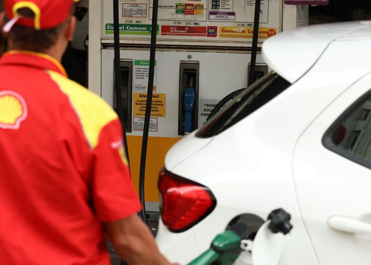 MJSP faz plantão para atender Procons contra aumento de combustível