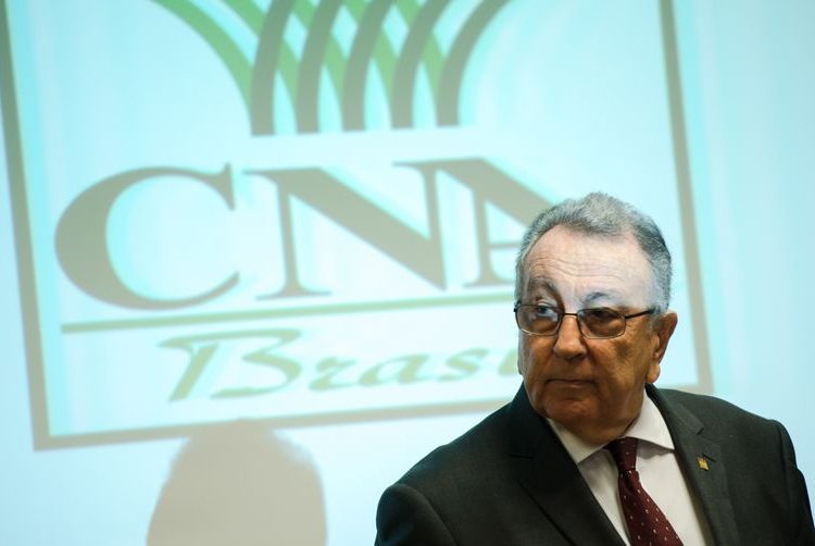 CNA pede aumento do biodiesel no diesel para conter alta de preços
