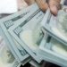 Dólar cai para R$ 5,22, e bolsa sobe 1,6% com alívio no Oriente Médio
