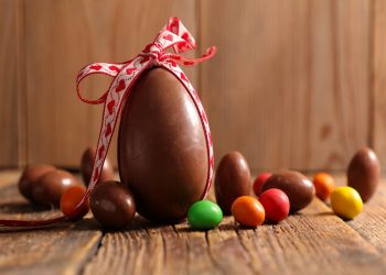 Entenda por que damos ovos de chocolate na Páscoa e a origem histórica dessa tradição