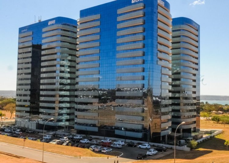 Ibaneis pede R$ 4 bi a Fundo Garantidor de Créditos para socorrer BRB