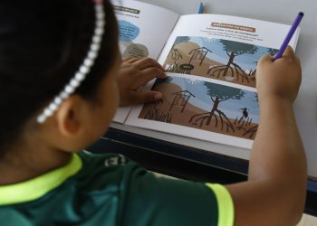 Criança diz a Lula que um “mundo mágico” se abriu ao aprender a ler