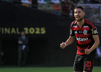 Chappell Roan se pronuncia após acusação de Jorginho: ‘Eu sequer vi a criança’