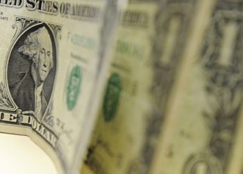 Dólar cai para R$ 5,24, e bolsa sobe 3,24% após fala de Trump