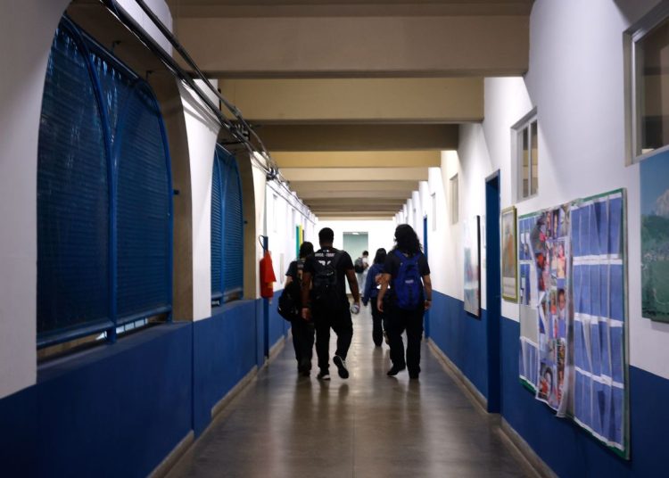 IBGE: Quatro em cada dez adolescentes já sofreram bullying na escola