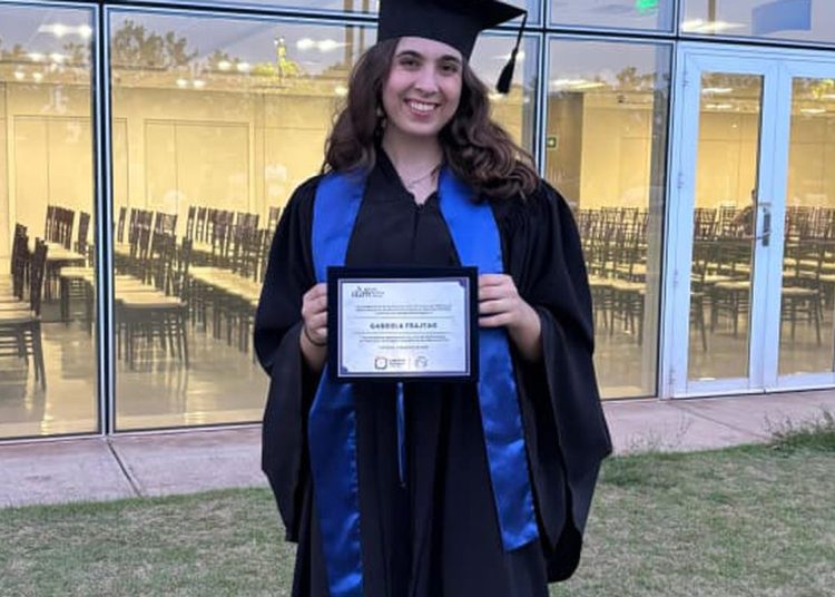 Brasileira vence concurso internacional de biologia quântica