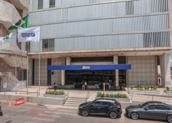 “Estamos todos pagando a conta”, diz bancário sobre o caso BRB/Master