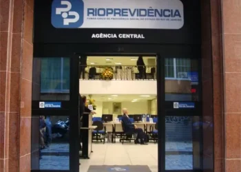 Governador em exercício do RJ exonera presidente do Rioprevidência