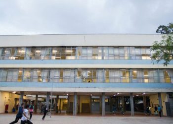 Professores do estado de SP finalizam greve, mas mantêm mobilização