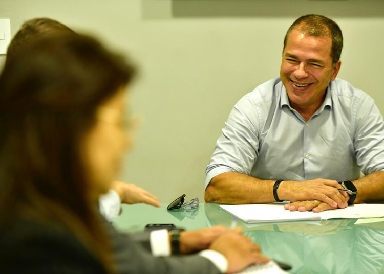 Primeiros atos de Frederico Paes têm reestruturação administrativa e nomeações