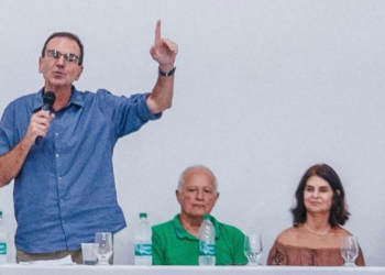 Eduardo Paes visita cidades do Noroeste e reage à liderança em pesquisas: “Não me deixa feliz, nem me deprime”