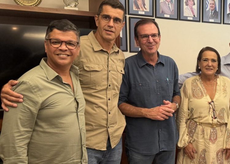 Eduardo Paes participa de encontro com empresários em Campos e destaca royalties do petróleo