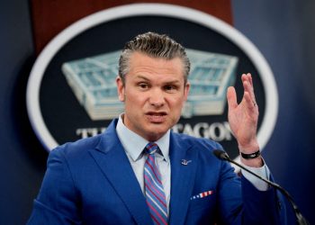 Secretário de Trump lê falso trecho bíblico de ‘Pulp Fiction’ como oração