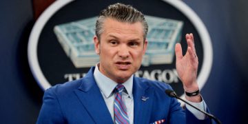 Secretário de Trump lê falso trecho bíblico de ‘Pulp Fiction’ como oração