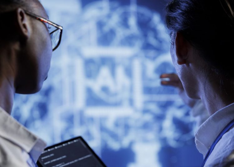 Cartilha orienta médicos e instituições sobre uso de IA na medicina