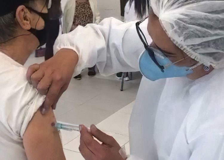 Saúde envia 2,2 milhões de doses da vacina de covid-19 aos estados