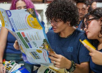 Campanha em escolas do DF alerta para prevenção de desastre climático