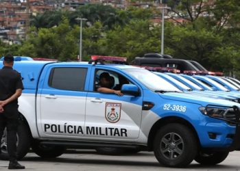 Dupla é presa após tentar assaltar idoso com arma de brinquedo em São Fidélis