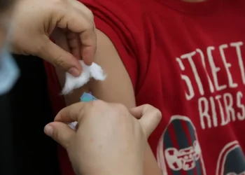 Vacinação nas escolas segue até dia 30 e meta é imunizar 27 milhões