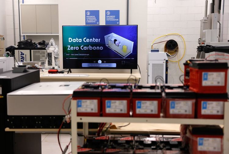 Energia solar em Itaipu tem potencial para dobrar capacidade da usina