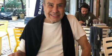 Stênio Garcia passa mal e é hospitalizado em meio a briga com filhas