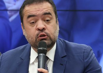 Defesa de Castro diz que “nada de relevante” foi apreendido pela PF