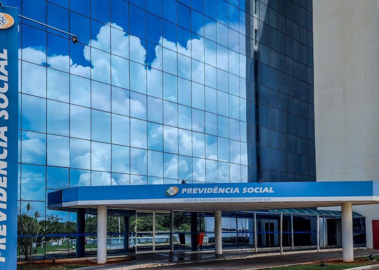 Vazamento de dados no INSS expõe 2,8 milhões de CPFs; 98% de falecidos