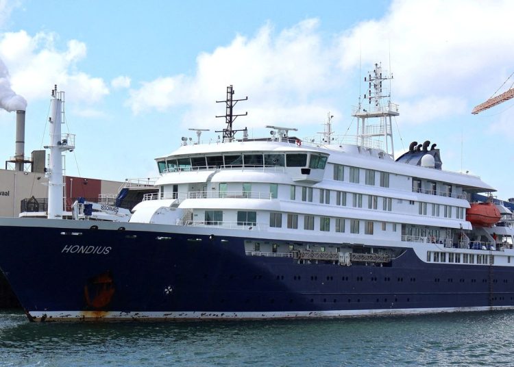 Operadora de turismo confirma situação médica grave em cruzeiro