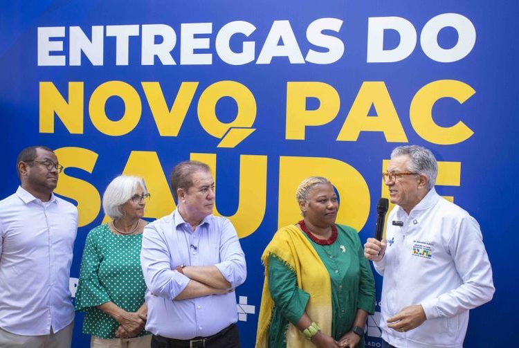 Governo federal entrega veículos para ampliar acesso ao SUS