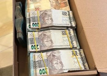 Operação da PF que teve Cláudio Castro como alvo apreende mais de R$ 500 mil na casa de policial civil