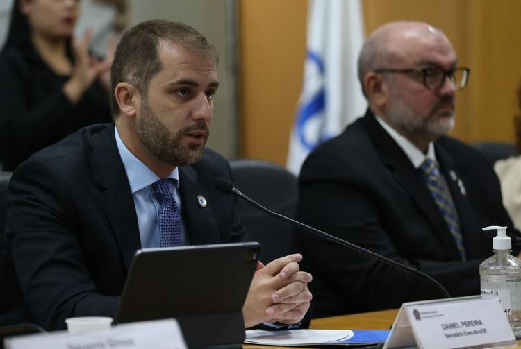 Anvisa e PF vão combater venda ilegal de medicamentos emagrecedores