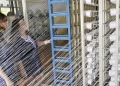 Fim da “taxa das blusinhas” preocupa indústria; plataformas apoiam