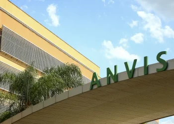 Anvisa proíbe plataforma de consulta online e entrega de medicamento