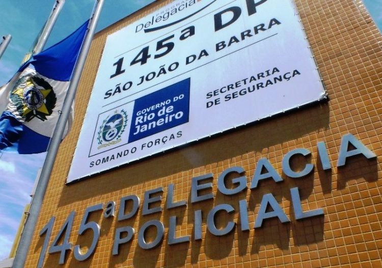 Mãe é presa após registrar agressões e ameaças contra filho de cinco meses em SJB