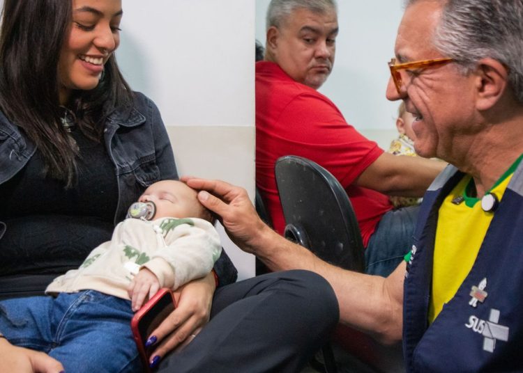 Ministério da Saúde começa a vacinar crianças com a pneumo 20