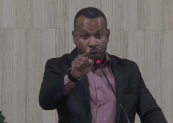 Leon Gomes anuncia saída da base governista e dispara contra Wladimir: “o traidor é você”