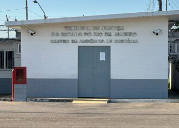 Justiça concede liberdade para mãe que registrou agressões e ameaças contra filho de cinco meses em SJB