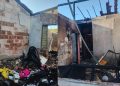 Vendedora de bala faz campanha nas redes sociais após ter casa destruida por incêndio em Campos