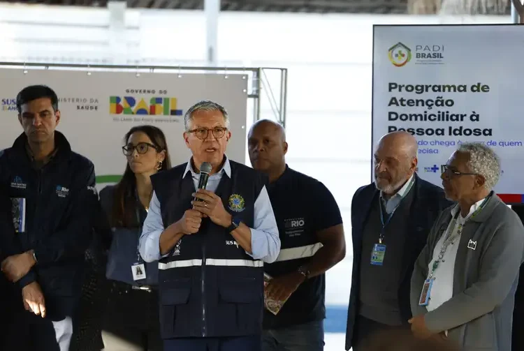 Programa de atenção domiciliar amplia cuidado aos idosos no país