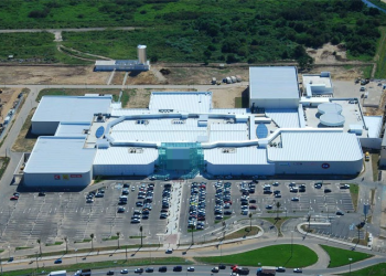O que diz o shopping sobre o sequestro no estacionamento?
