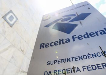 Receita paga lote especial de restituição automática em julho