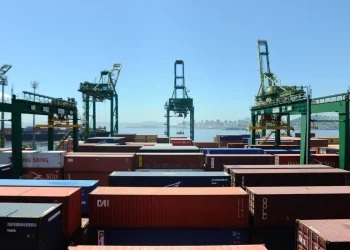 Tarifaço deve ter efeito limitado na balança comercial brasileira