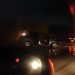 Duas pessoas morrem e criança fica em estado grave após acidente em Campos; carro pegou fogo