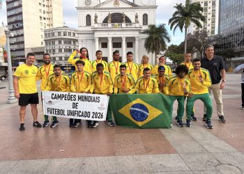 Seleção Brasileira de Futebol Unificado retorna a Campos e é recebida com festa após título da Copa do Mundo