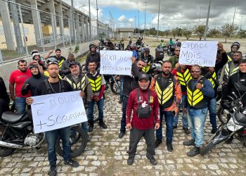 Motoboys e mototaxistas fazem manifestação por mais segurança e melhores condições de trabalho em Campos